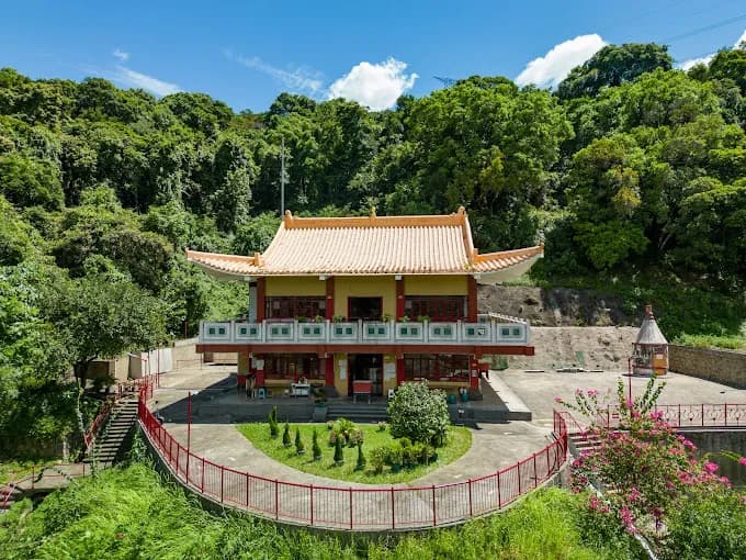 灵显法院