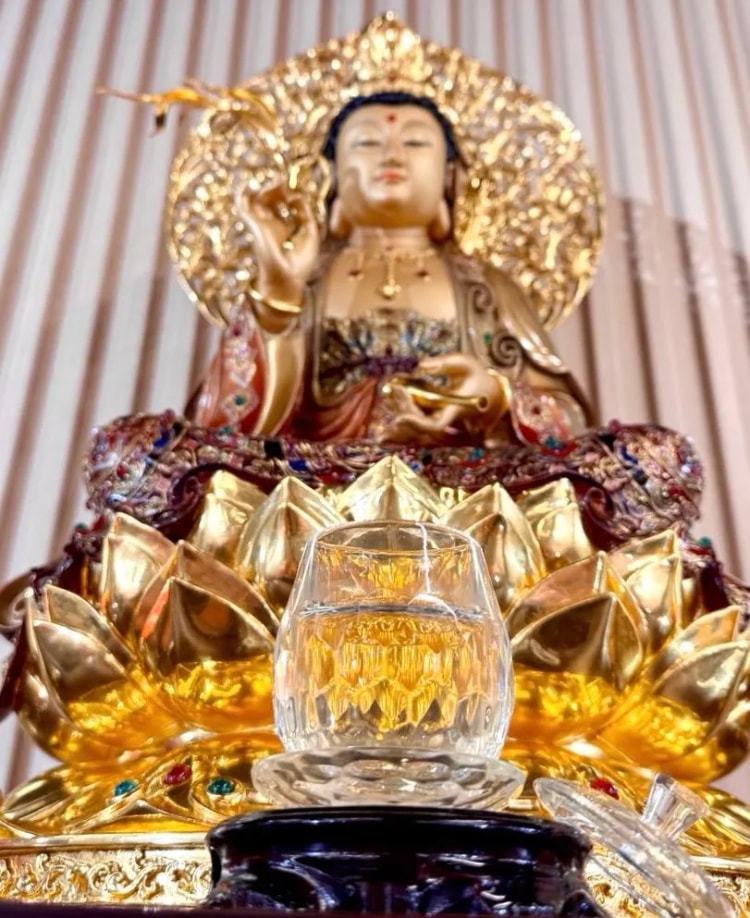 供给佛菩萨的「水」要用冷水还是热水？