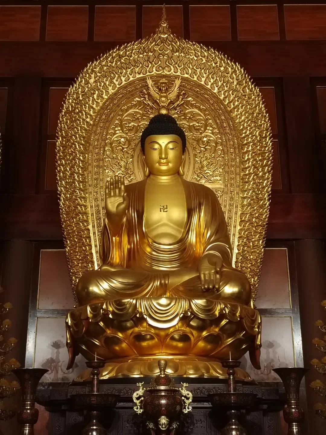 佛像「赤腳」背後的含義到底是什麼？