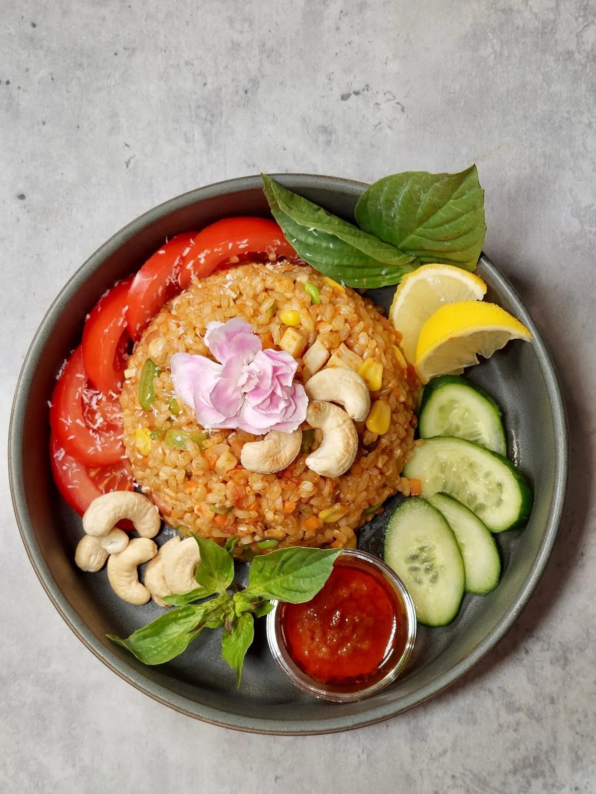 咖哩野菜果仁炒飯