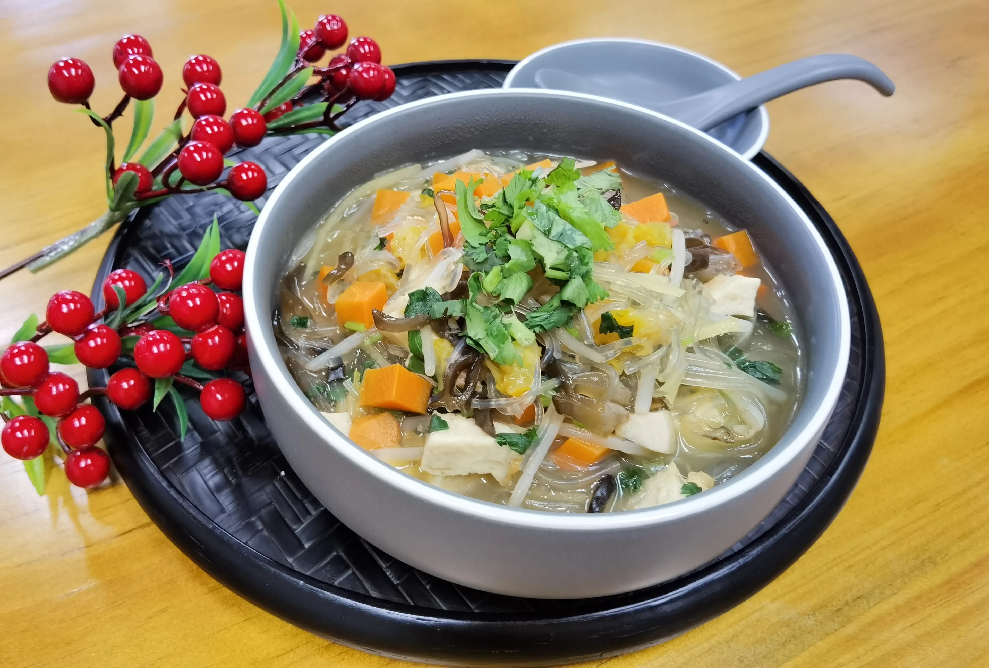 银芽素鱼片头菇粒粉丝羹