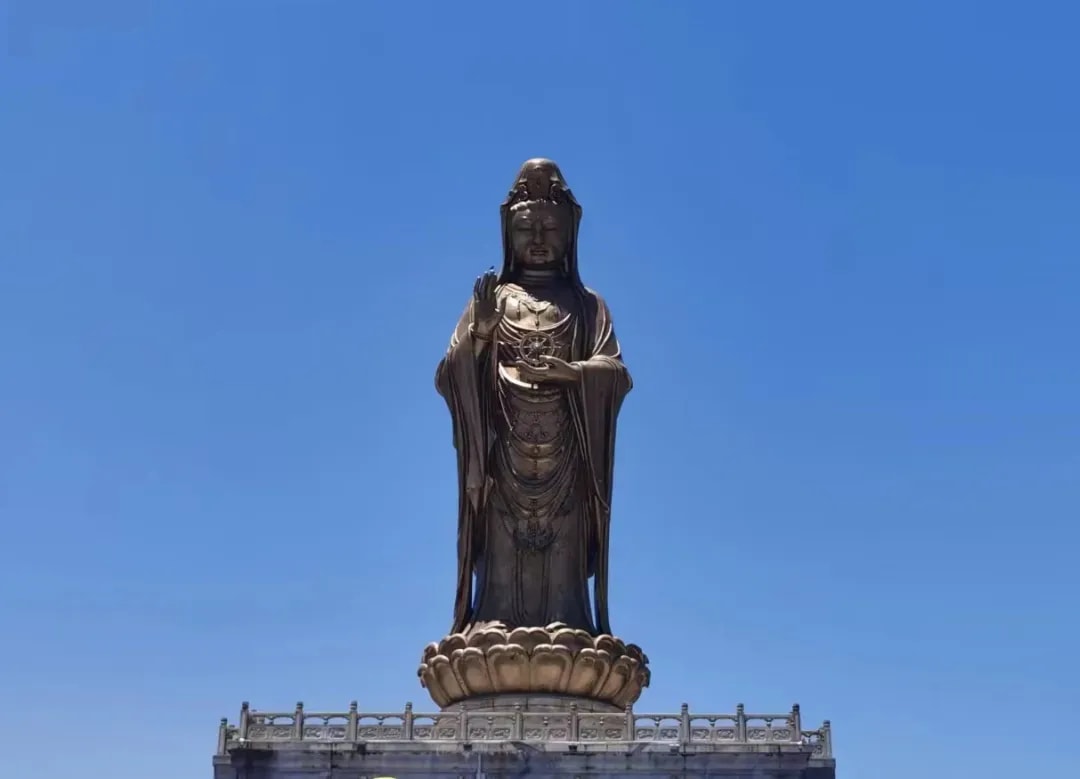 為甚麼見佛像及佛塔應右繞？