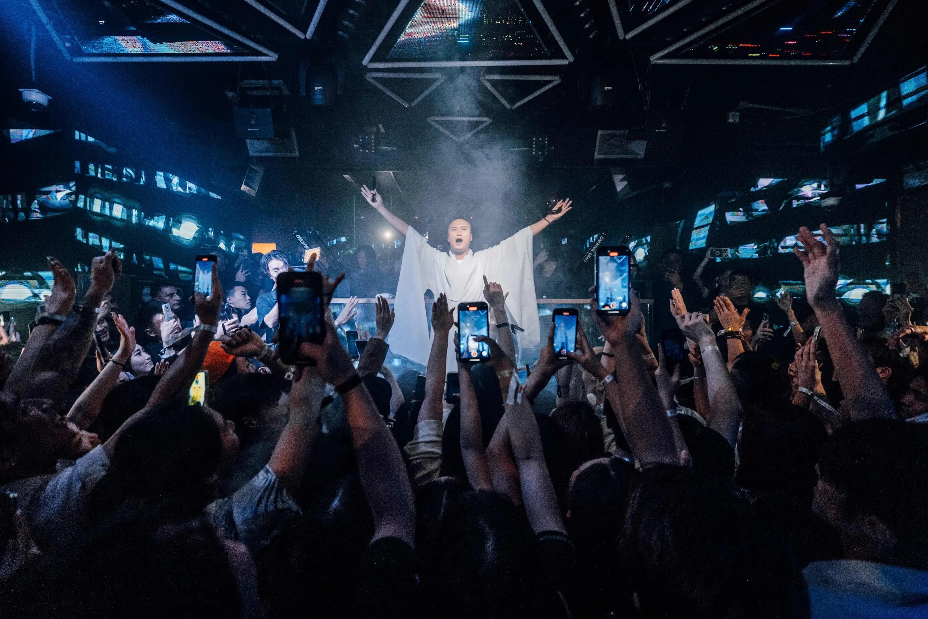 韩国爆红「电音和尚」 DJ NewJeansNim 香港演出